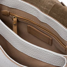 Load image into Gallery viewer, Gianni Chiarini Helena Round 11088 Shoulder Bag in Sabbia &amp; Light Gold Pebbled Leather